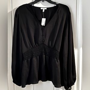 Maurice’s Size Large Black Top, V-Neck, Puff Sleeve, Button & Peplum detail, NWT